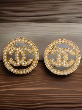 Gold Pearl-Embellished Interlocking Circle Earrings